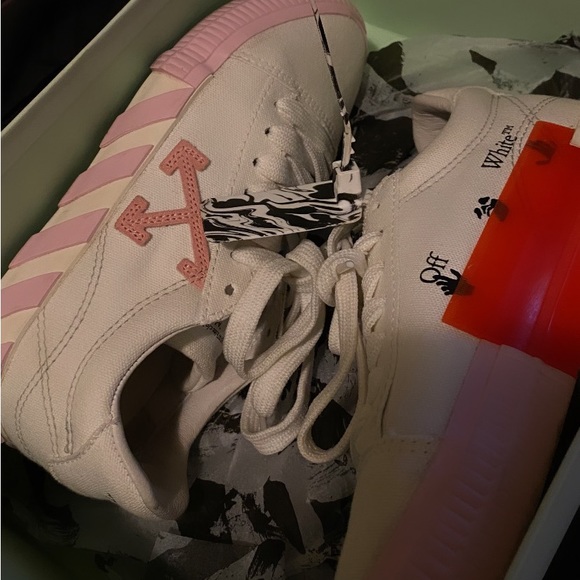 Low vulcanized Off - whites - Picture 1 of 8